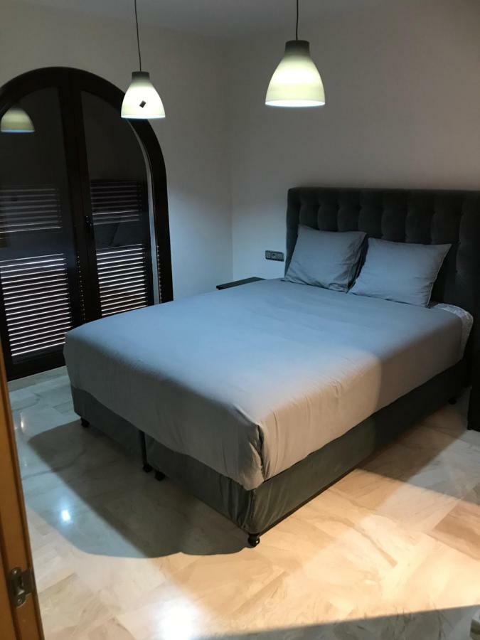 Luxury Apartment Set In Dona Julia Golf Course Casares Exteriör bild
