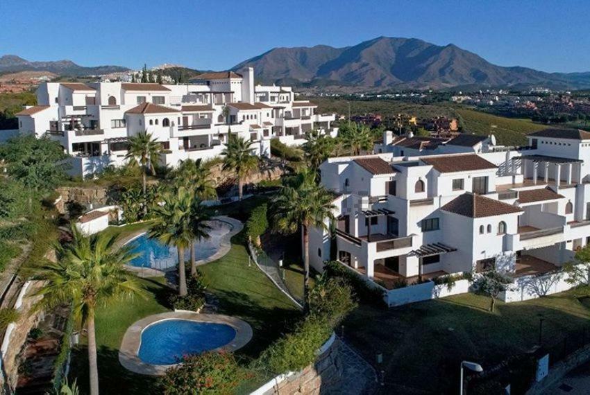 Luxury Apartment Set In Dona Julia Golf Course Casares Exteriör bild